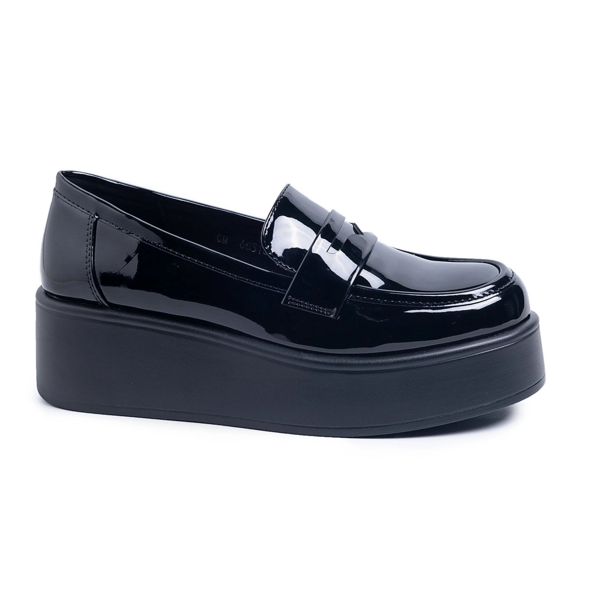 Mocassins noirs vernis femme à plateforme portés ANDREY