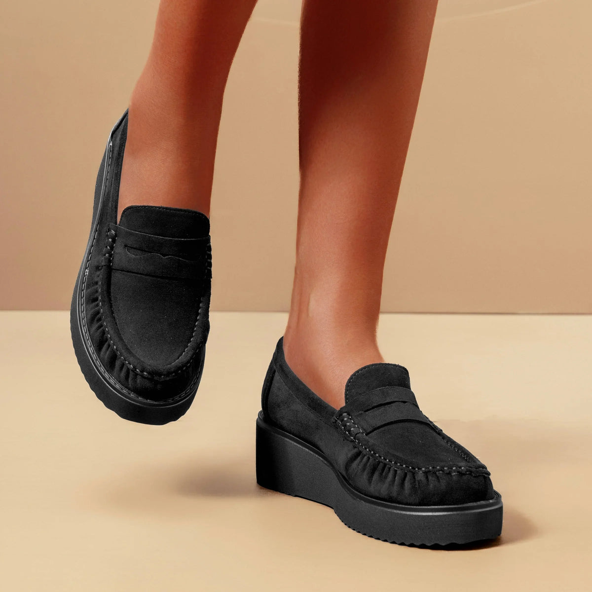 Mocassins noirs femme confort à semelle compensée ANDREY