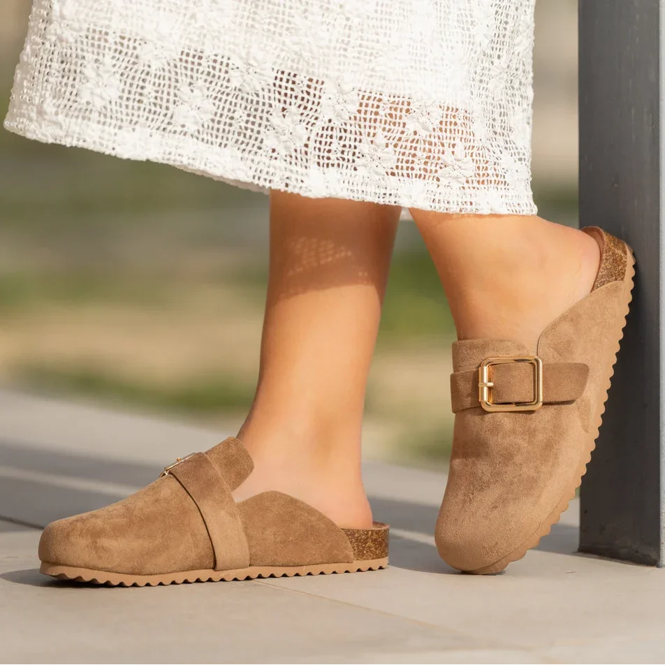 Sabots camel femme à boucle dorée ANDREY