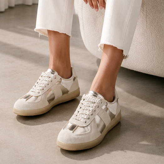 Women's White & Gold Comfortable Trainers (010DKB9926)